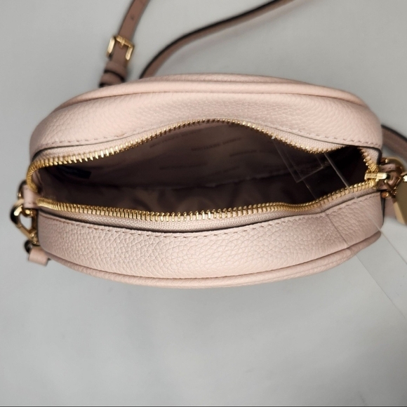 Michael Kors Pebbled Leather Canteen Crossbody Purse Blush Light Pink Gold Round - Picture 8 of 12